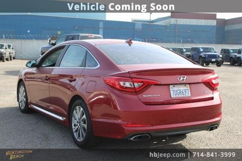 2016 Hyundai Sonata BaseImage 3