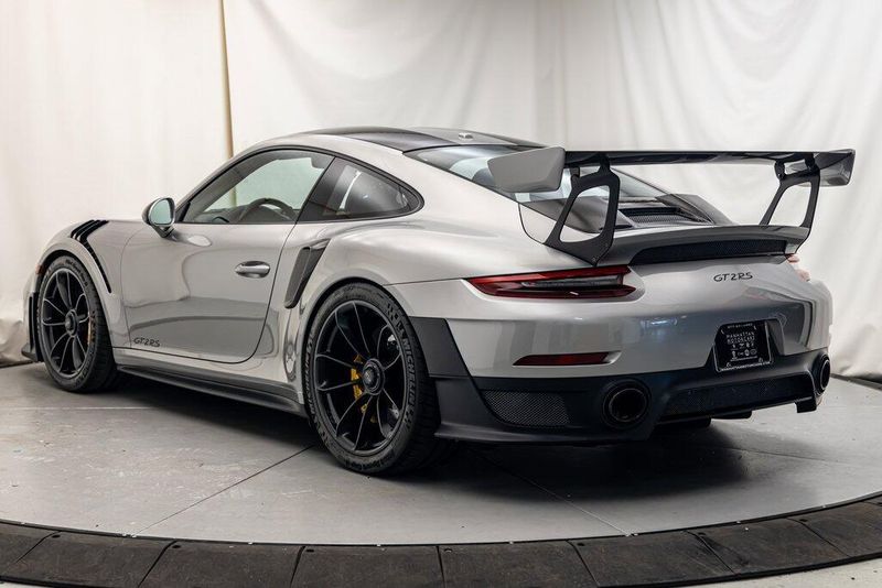 2019 Porsche 911 GT2 RSImage 3