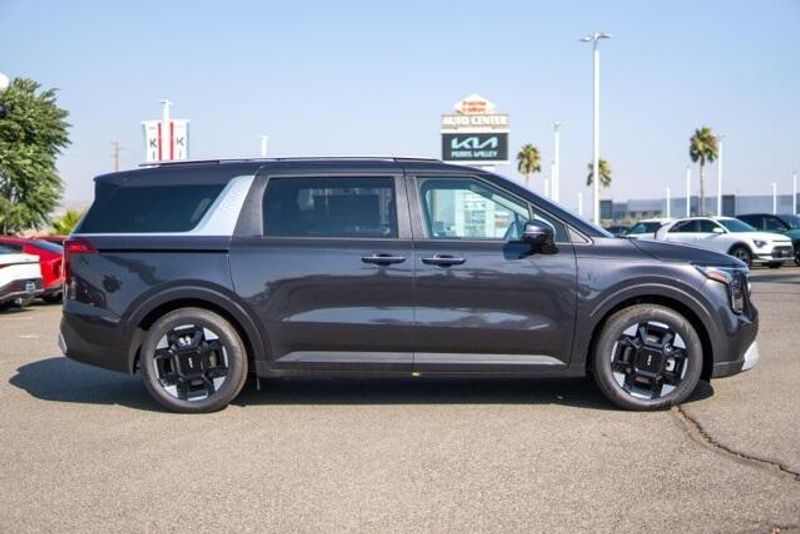 New 2026 Kia Carnival EXImage 8