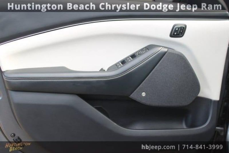 2021 Ford Mustang Mach-E PremiumImage 11