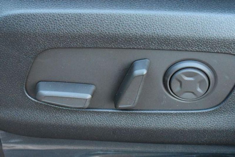 New 2026 Kia Carnival EXImage 23