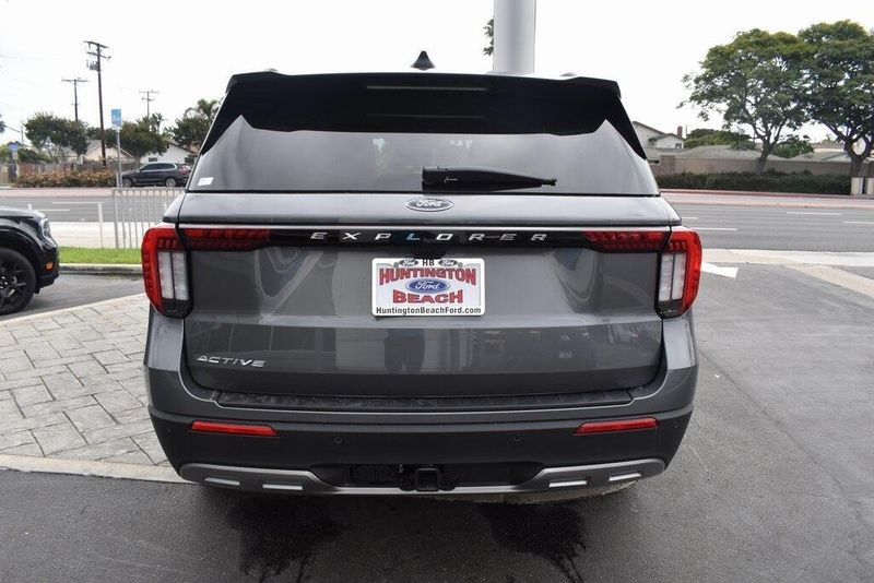 New 2025 Ford Explorer ActiveImage 7