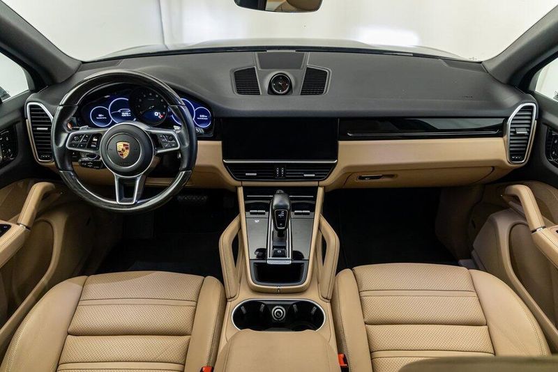 2021 Porsche Cayenne BaseImage 19