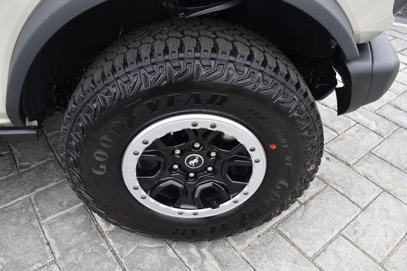 New 2025 Ford Bronco BadlandsImage 4