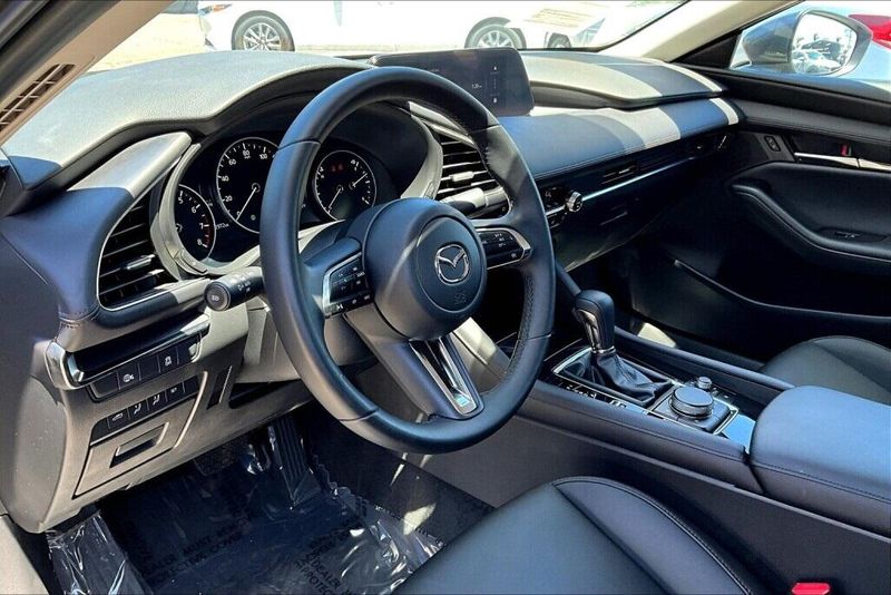Used 2025 Mazda Mazda3 2.5 S Preferred PackageImage 9