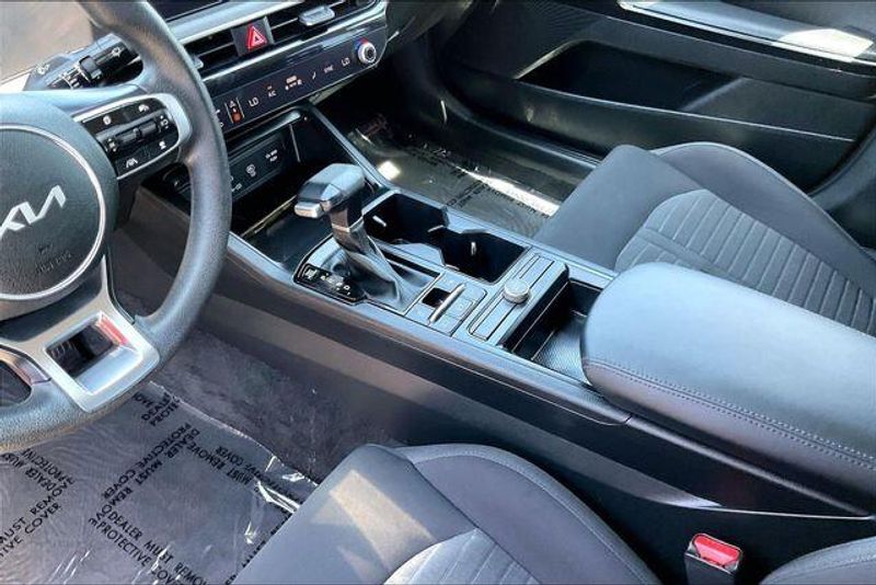 Used 2025 Kia K5 LXSImage 17