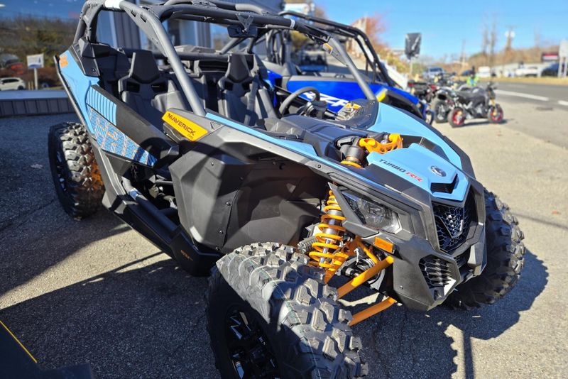 2025 CAN-AM MAVERICK X3 DS TURBO SCANDI BLUE AND ORANGE CRUSH 