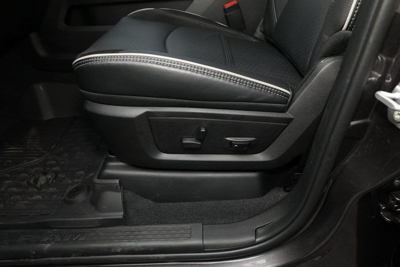 2025 RAM 3500 Laramie Crew Cab 4x4 8