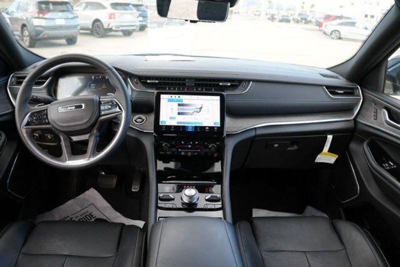 Used 2024 Jeep Grand Cherokee L OverlandImage 14