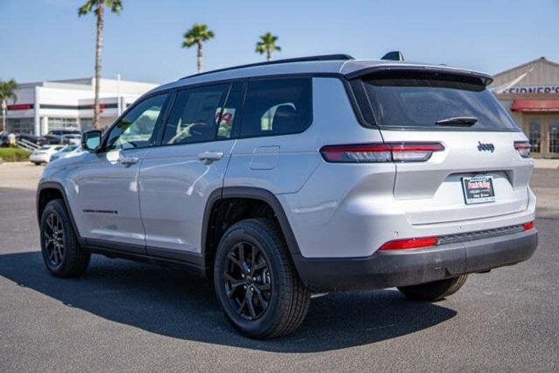 2025 Jeep Grand Cherokee L Altitude XImage 5