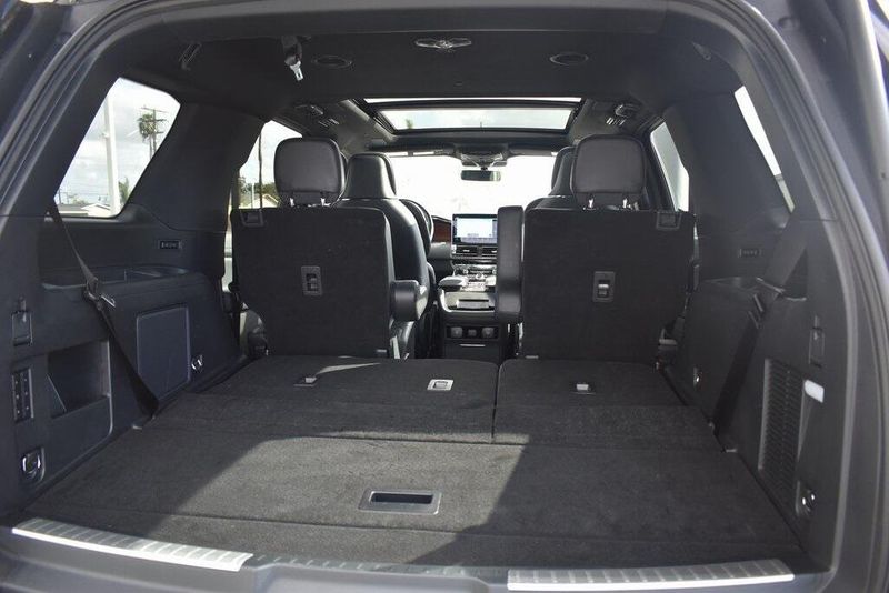 2023 Lincoln Navigator ReserveImage 9