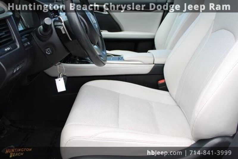 2022 Lexus RX 350Image 32