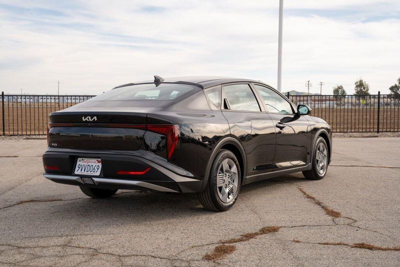 Used 2025 Kia K4 LXImage 7