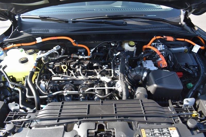 2025 Ford Escape Plug-In Hybrid BaseImage 25