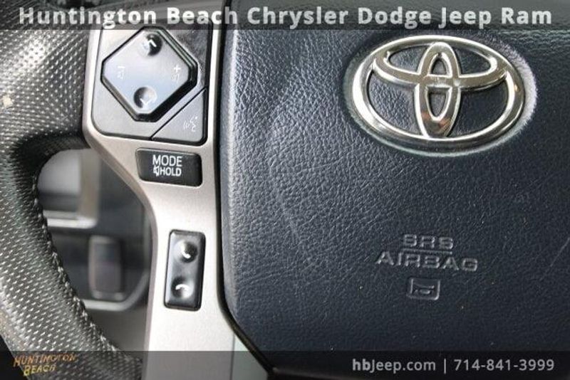 2016 Toyota Tacoma SR5Image 23