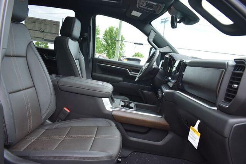 New 2026 Chevrolet Silverado 3500HD High CountryImage 18
