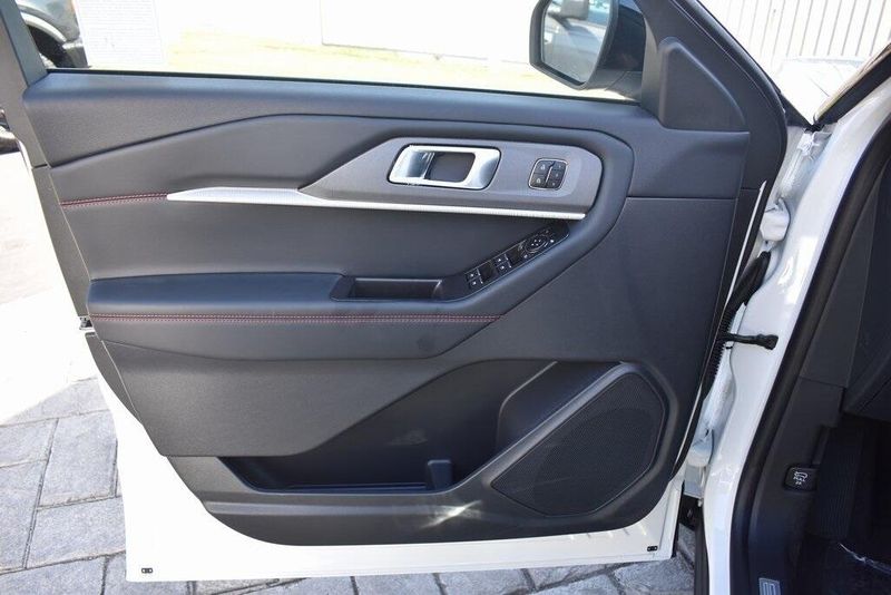 New 2025 Ford Explorer ST-LineImage 13