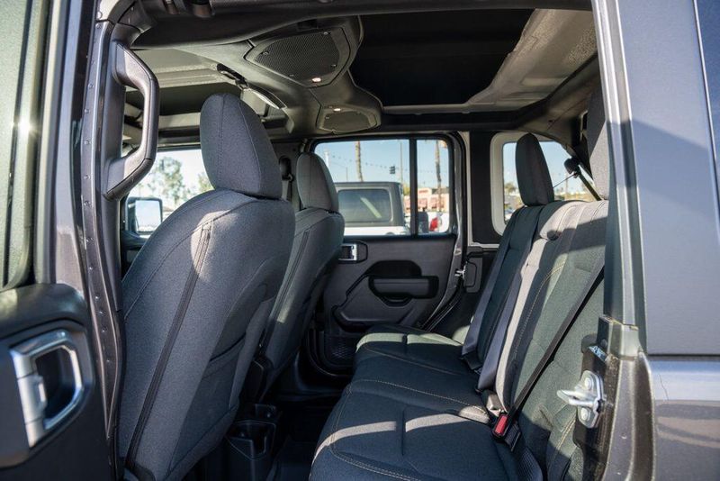 Used 2025 Jeep Wrangler Sport SImage 14