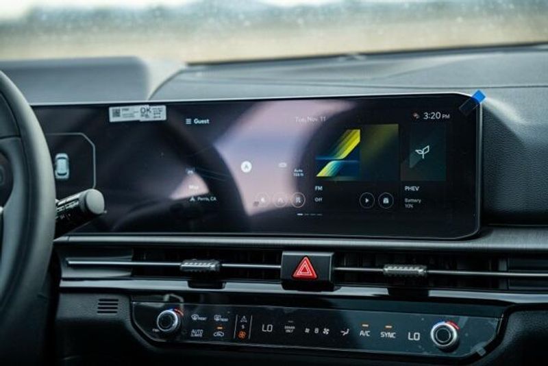 New 2026 Kia Sportage Plug-In Hybrid X-Line PrestigeImage 22