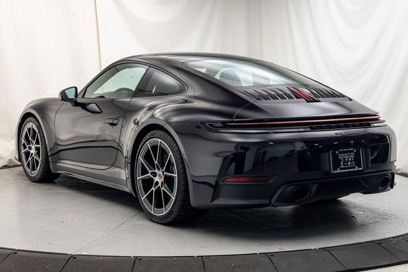 2025 Porsche 911 CarreraImage 3