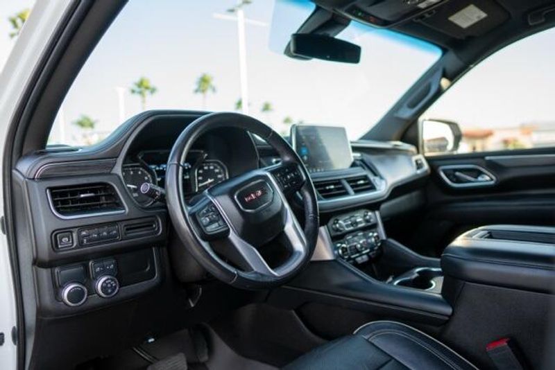 2021 GMC Yukon SLTImage 10