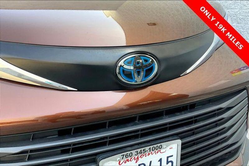 Used 2022 Toyota Sienna LEImage 30