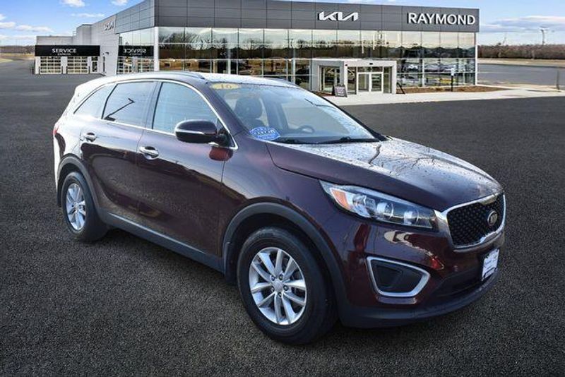 Used 2016 Kia Sorento LXImage 1
