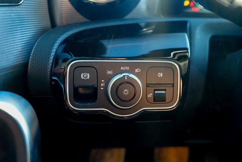 2022 Mercedes Benz CLA 250 photo 44