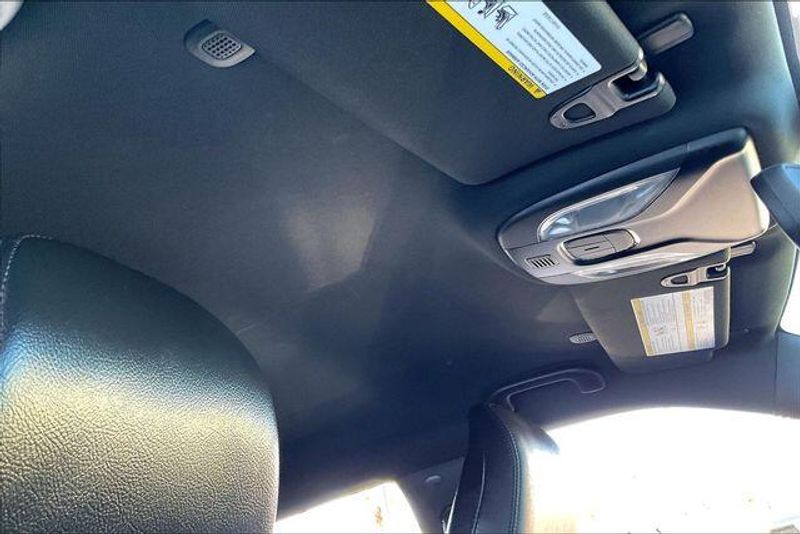 Used 2025 Jeep Compass LimitedImage 29