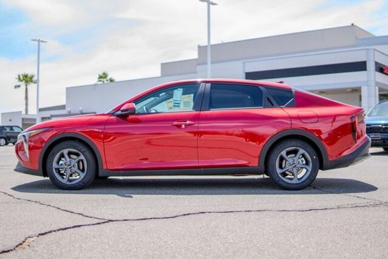 New 2025 Kia K4 LXSImage 3