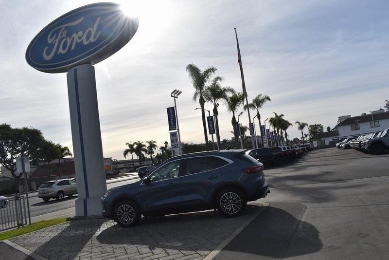 2025 Ford Escape Plug-In Hybrid BaseImage 22