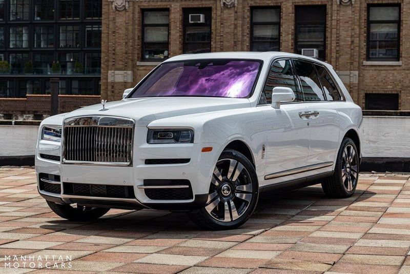 2024 Rolls-Royce Cullinan Silver BadgeImage 1