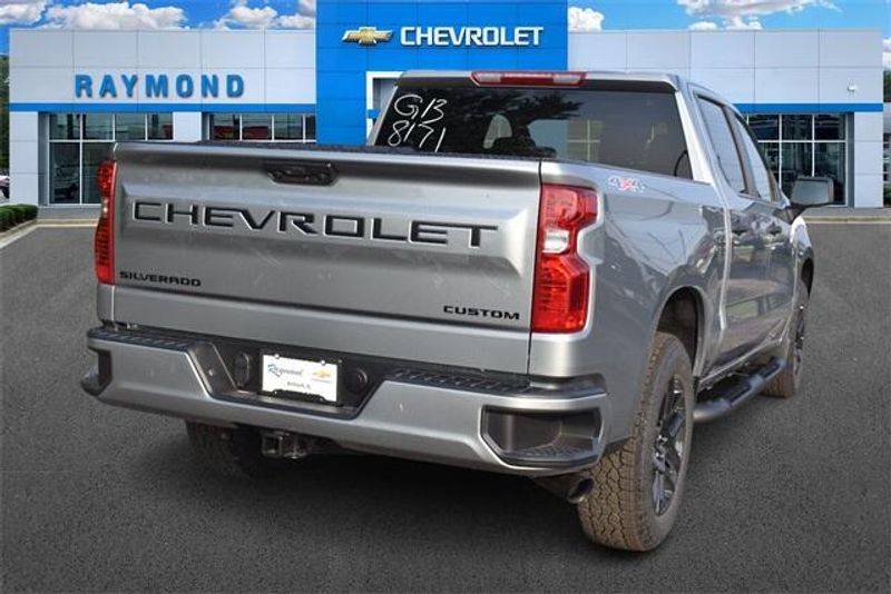 New 2025 Chevrolet Silverado 1500 CustomImage 3