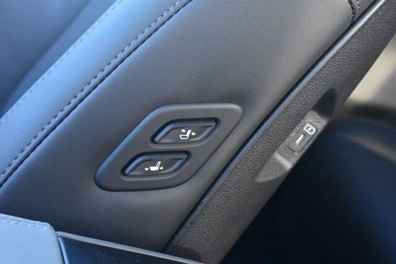 New 2026 Kia Carnival Hybrid EXImage 28