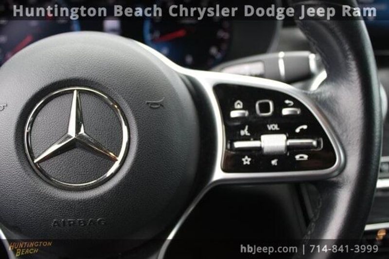 2022 Mercedes-Benz GLC 300Image 18