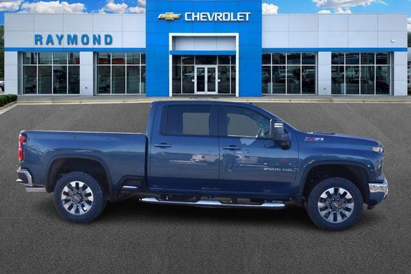New 2026 Chevrolet Silverado 2500HD LTImage 2