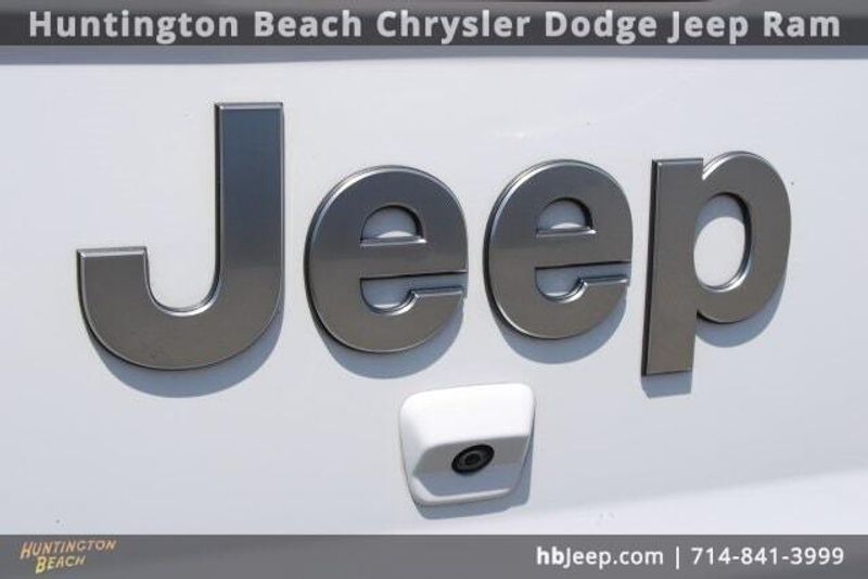 2022 Jeep Gladiator OverlandImage 8