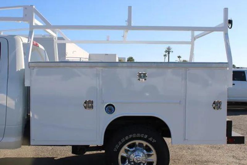 2024 RAM 2500 Tradesman Regular Cab Harbor BodyImage 6