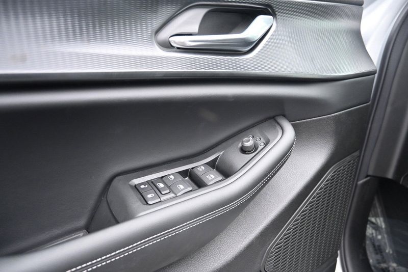 2025 Jeep Grand Cherokee Altitude XImage 21