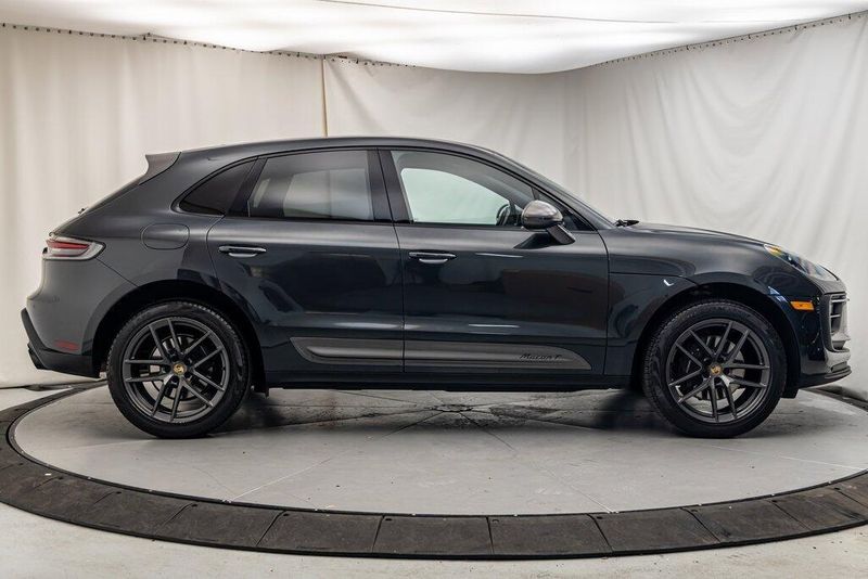 2023 Porsche Macan TImage 6