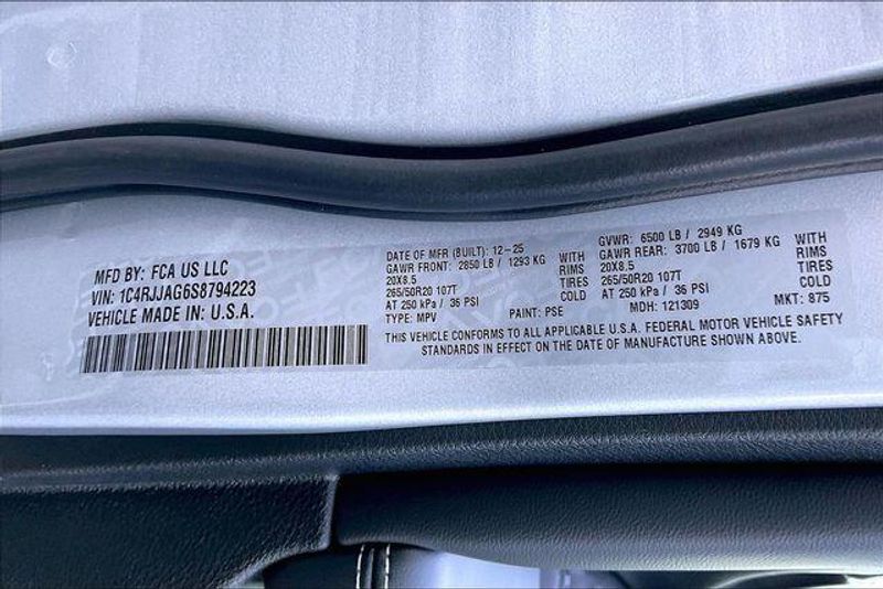 New 2025 Jeep Grand Cherokee L Altitude 4x2Image 15