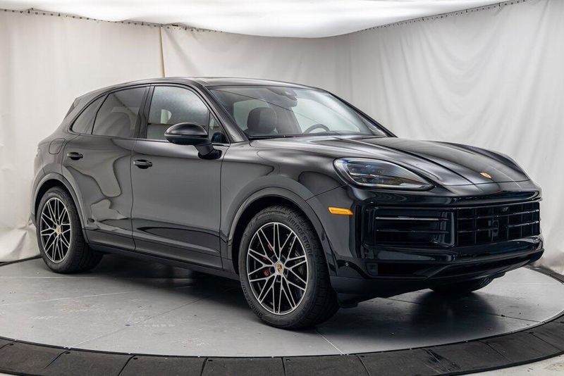 2024 Porsche Cayenne SImage 7