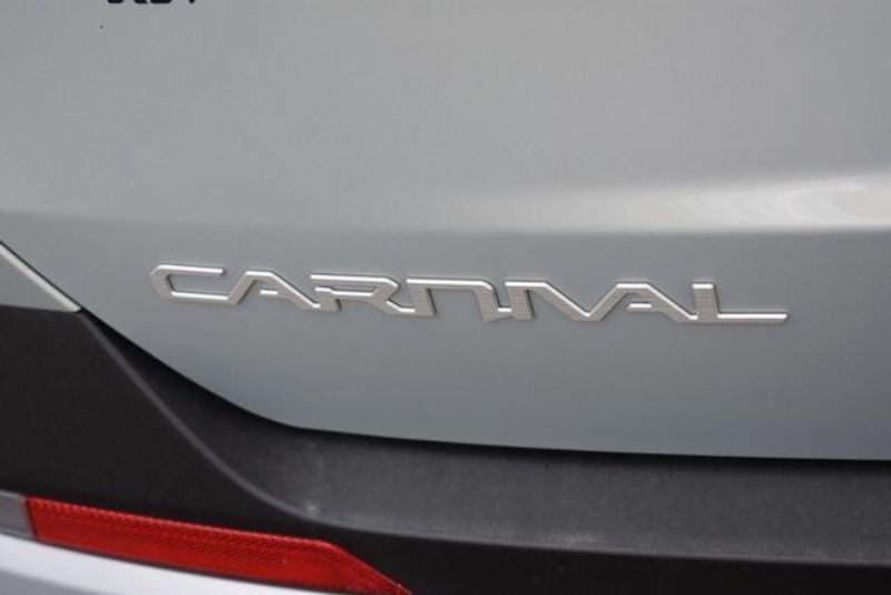 New 2026 Kia Carnival Hybrid EXImage 18