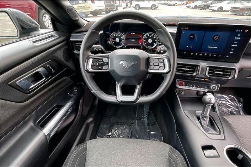 Used 2025 Ford Mustang EcoBoostImage 4