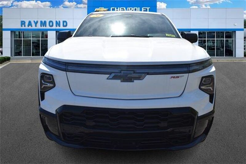 2024 Chevrolet Silverado EV RSTImage 8