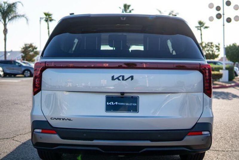 New 2026 Kia Carnival SXImage 6