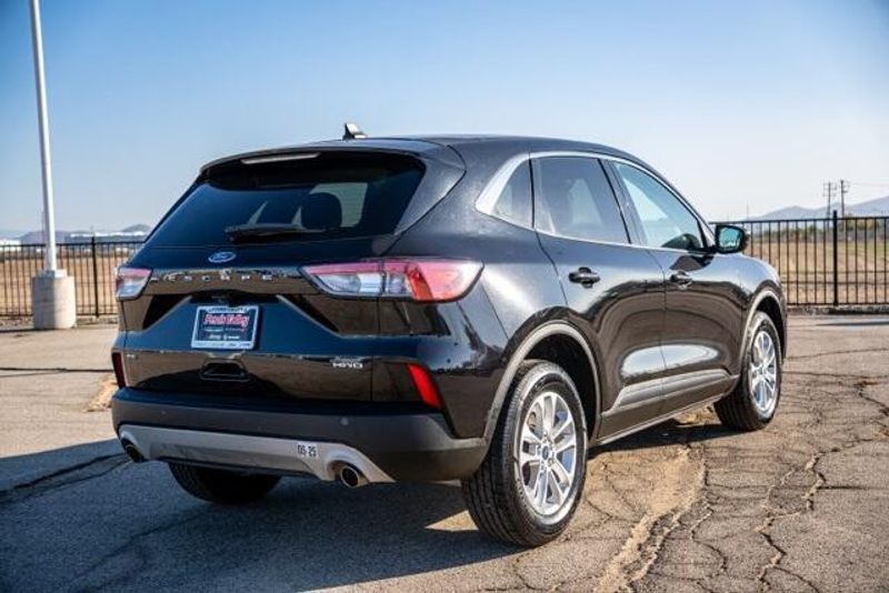 Used 2022 Ford Escape SEImage 7