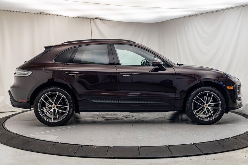 2024 Porsche Macan BaseImage 6