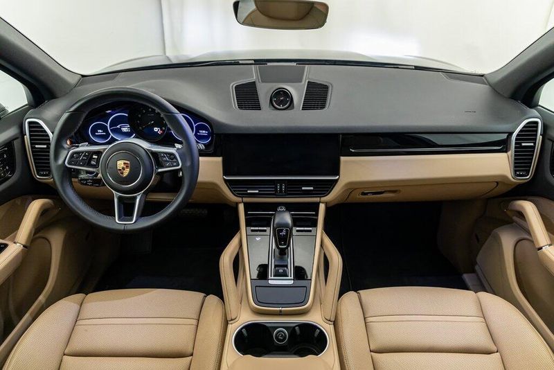 2021 Porsche Cayenne BaseImage 19