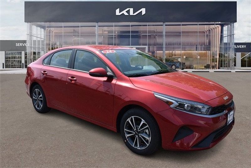 2024 Kia Forte LXSImage 1